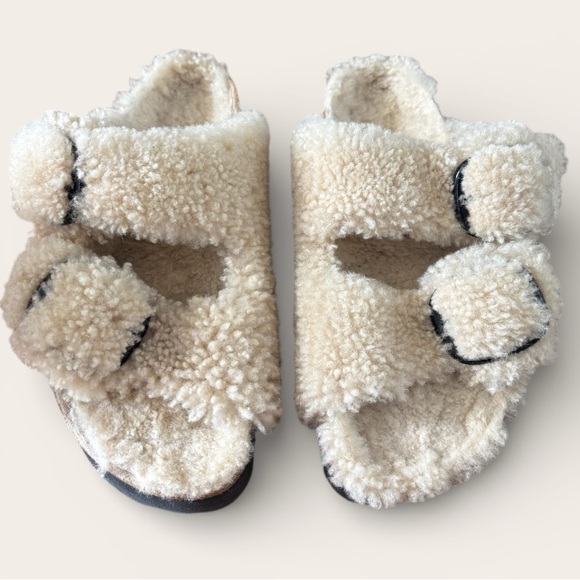 BIRKENSTOCK Papillio Arizona Big Buckle
Shearling in Teddy Eggshell (7-7.5) - Picture 2 of 8